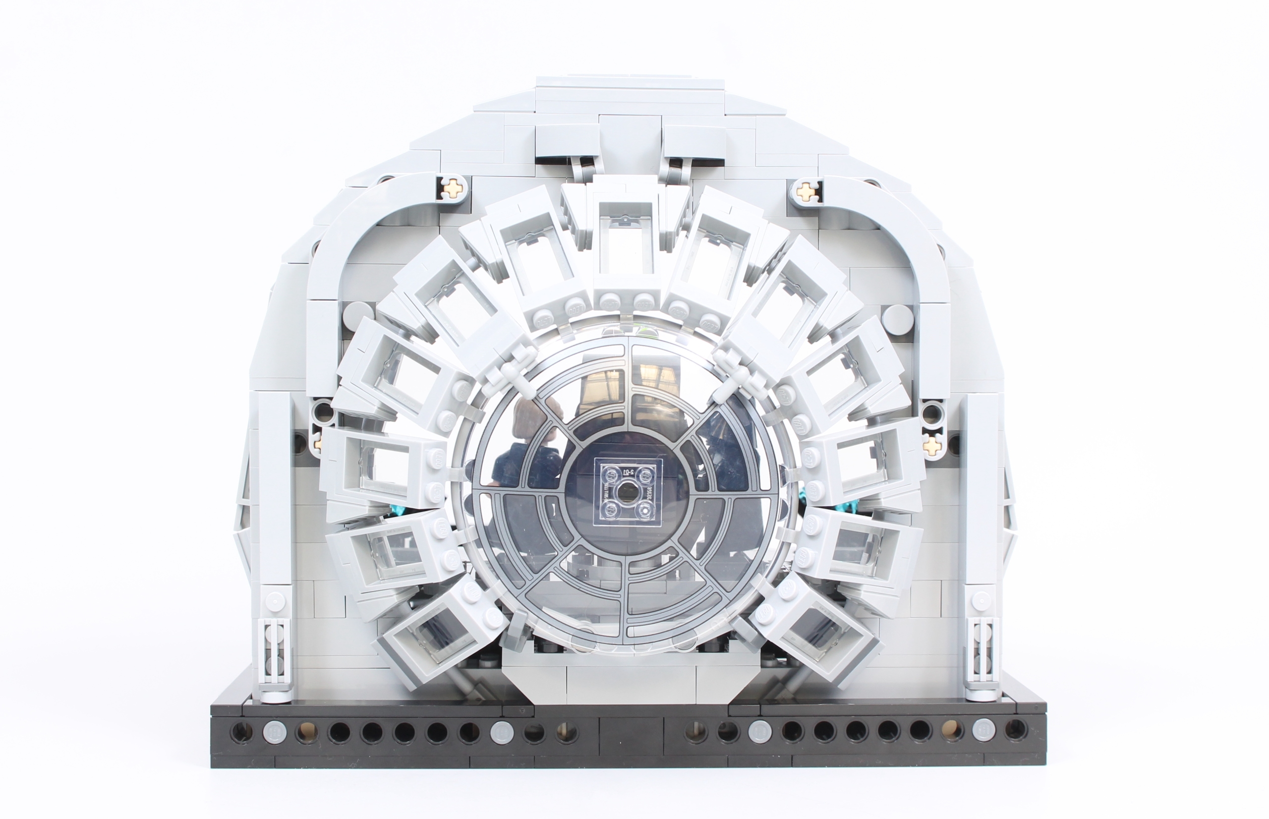 LEGO Star Wars 75352 Emperors Throne Room Diorama review 5 scaled