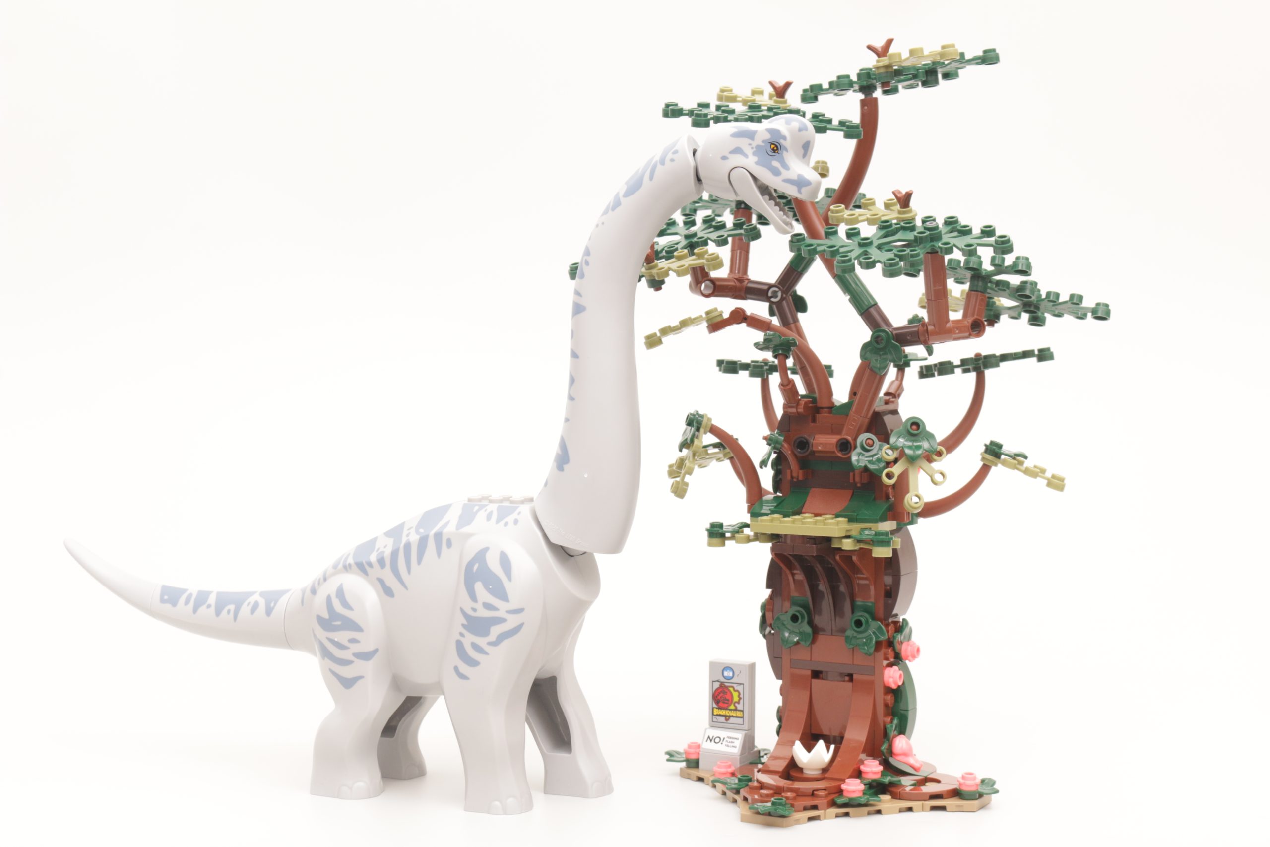 LEGO Jurassic Park 76960 Brachiosaurus Discovery review 13 scaled