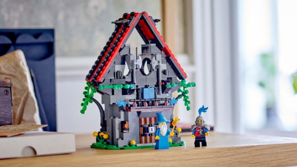 lego 40601 majistos magical workshop gwp lifestyle shelf featured 1024x576