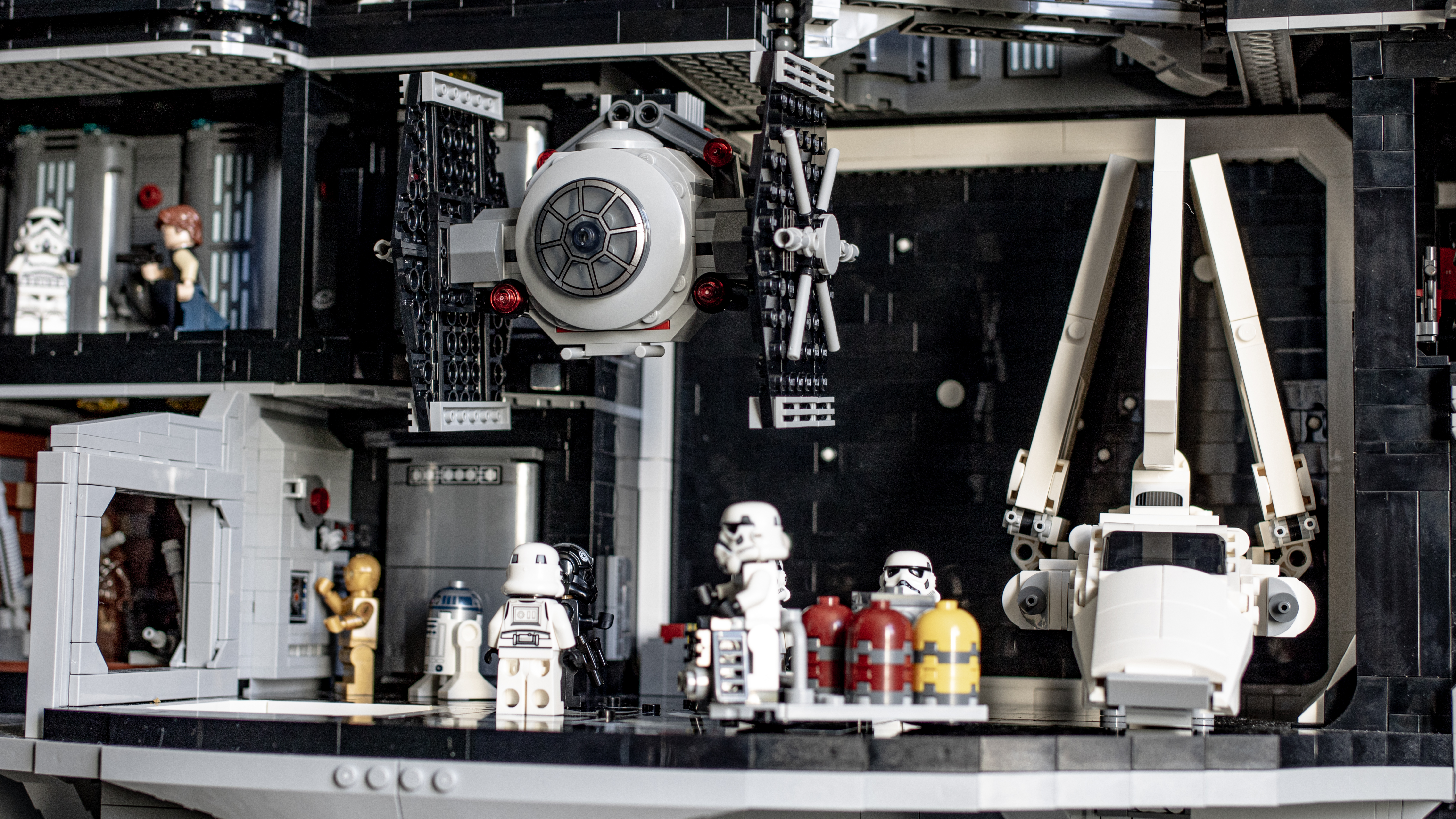 LEGO Star Wars 40771 TIE Fighter with Imperial Hangar Rack GWP review
