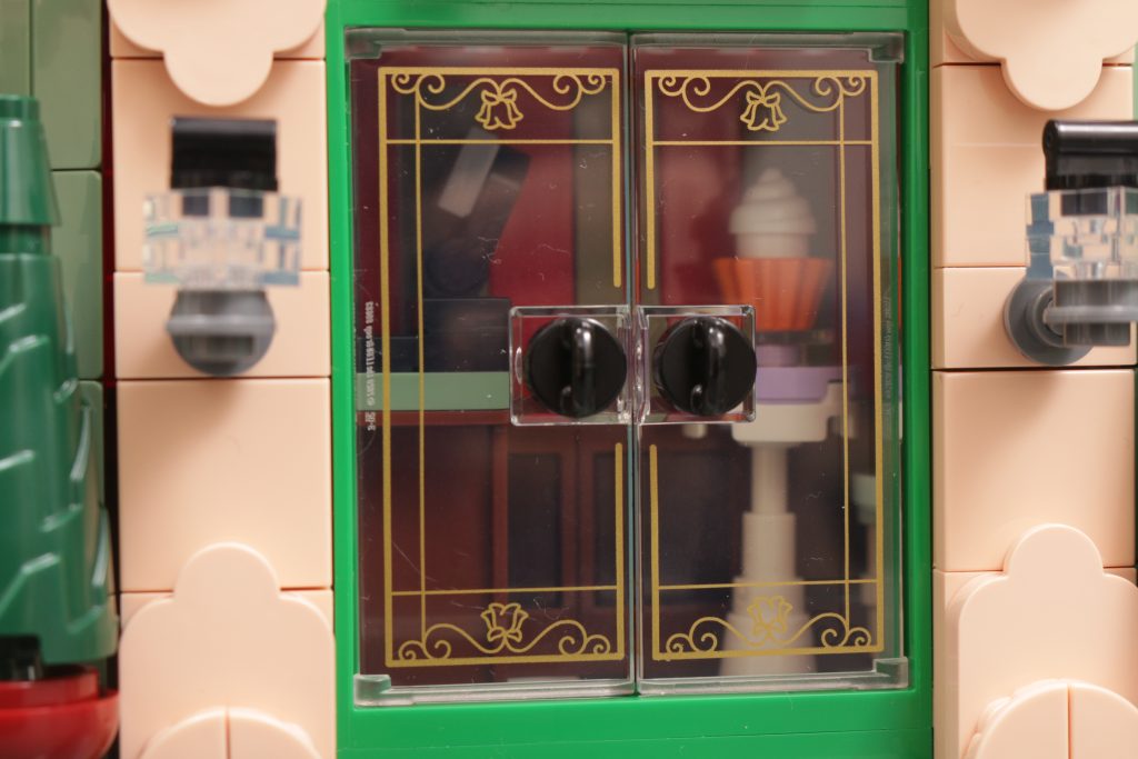 LEGO Icons 10362 French Cafe review 26 1024x683