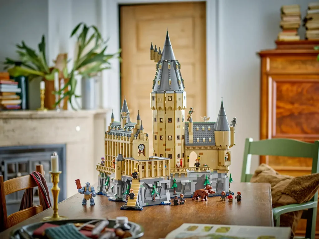 LEGO Harry Potter 76454 Main Tower and Great Hall 1024x768