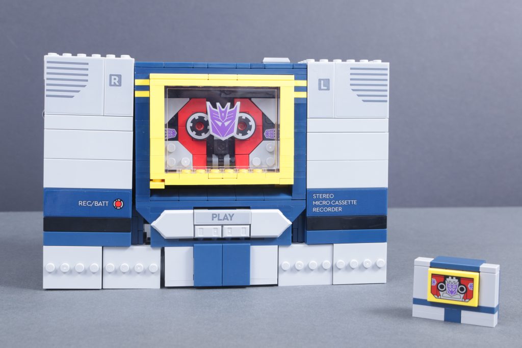 LEGO Icons Transformers 10358 Soundwave review 56 1024x683