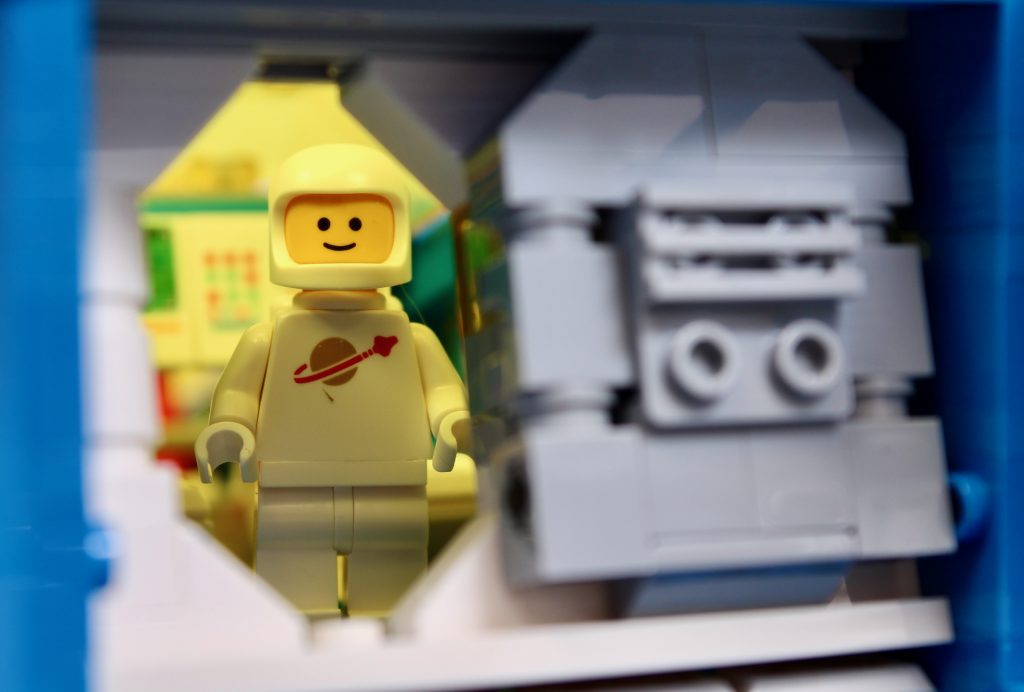 LEGO Icons 10497 Galaxy Explorer critique 12 1024x692