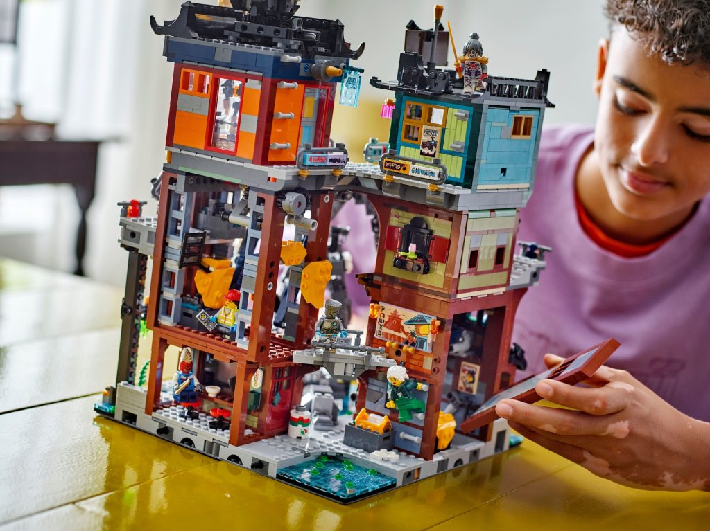 LEGO NINJAGO 71837 NINJAGO City Workshops 42 1024x767