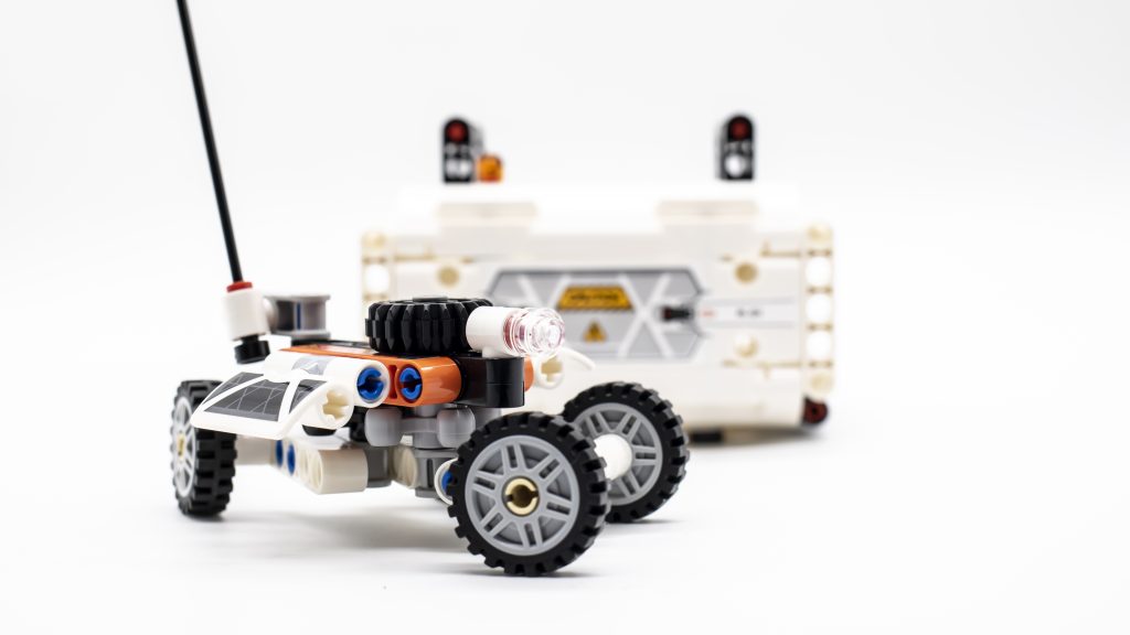 LEGO Technic 42181 vtol heavy cargo spaceship lt81 7 1024x576