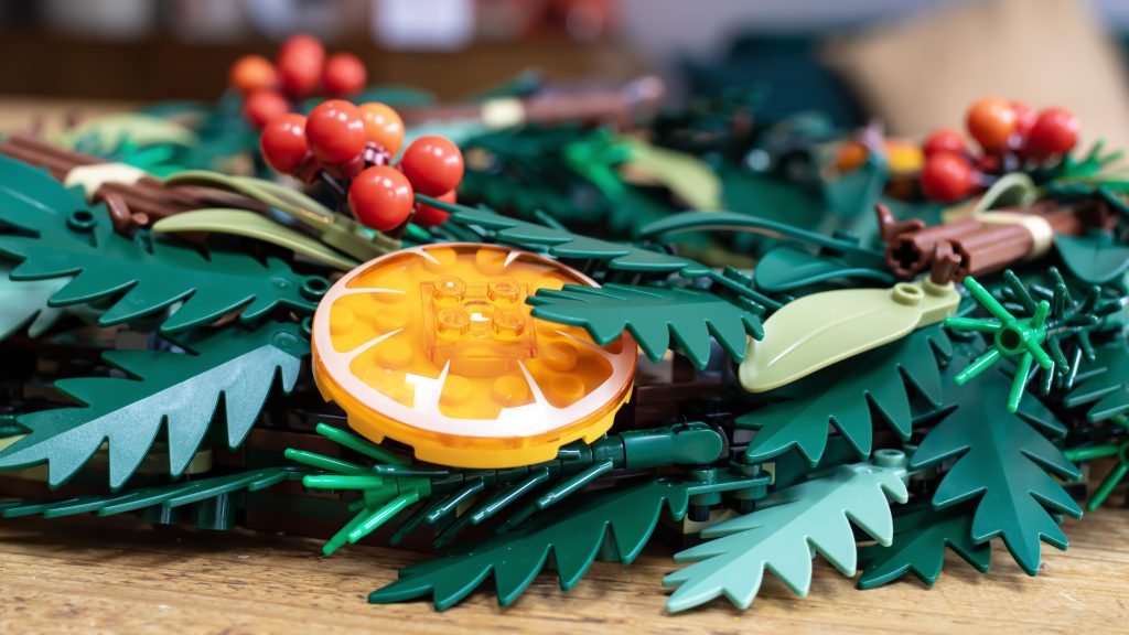 LEGO icons 10340 Wreath 14 1024x576
