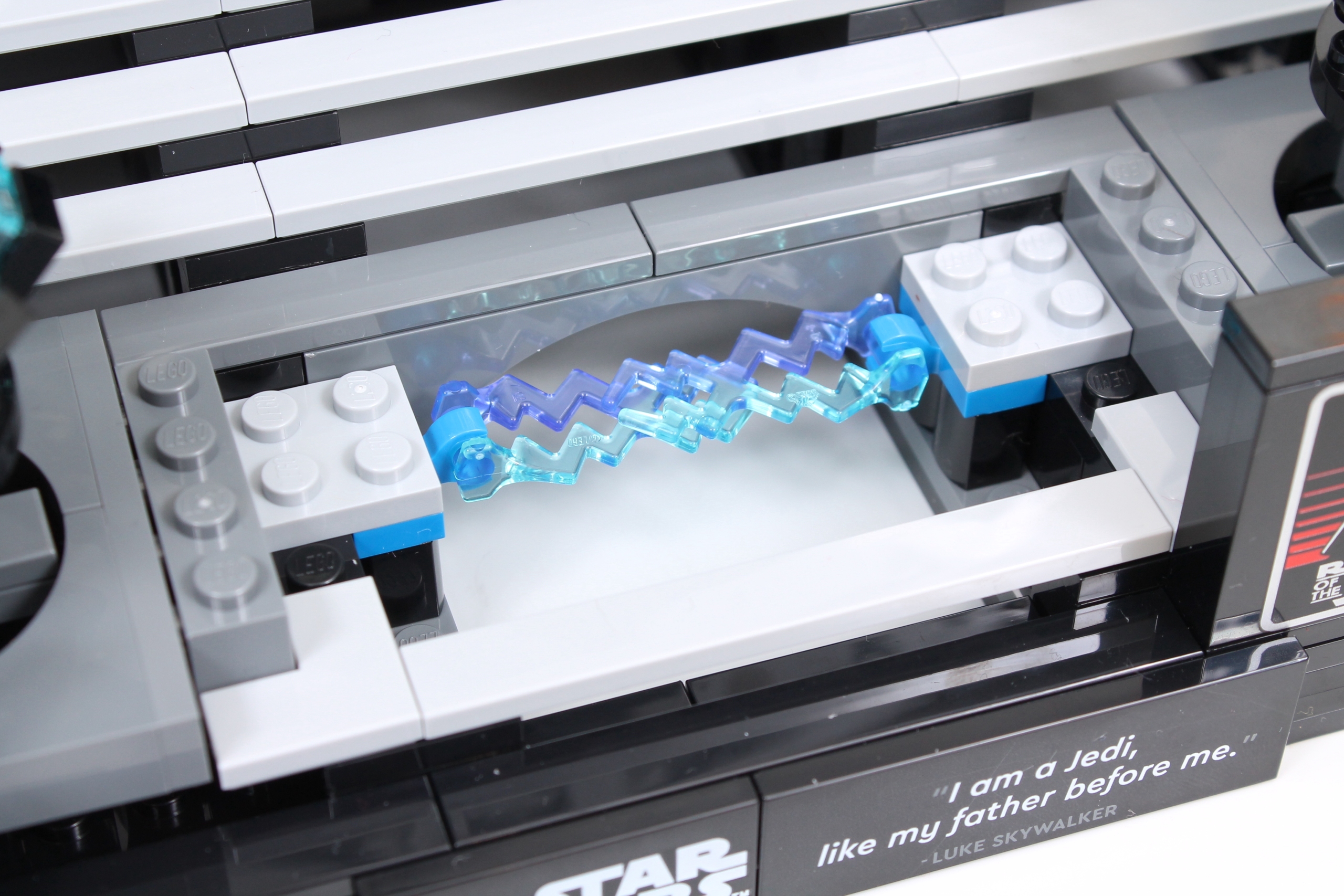 LEGO Star Wars 75352 Emperors Throne Room Diorama review 22 scaled