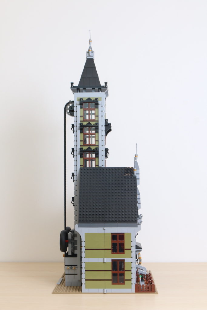 LEGO Fairground Collection 10273 Haunted House review 26