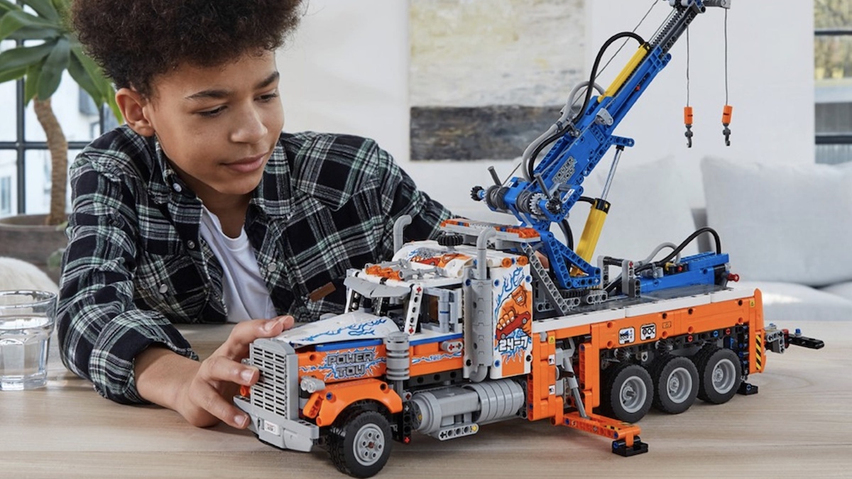 Huge discount on LEGO 42128 Heavy-Duty Tow Truck with Argos discount code