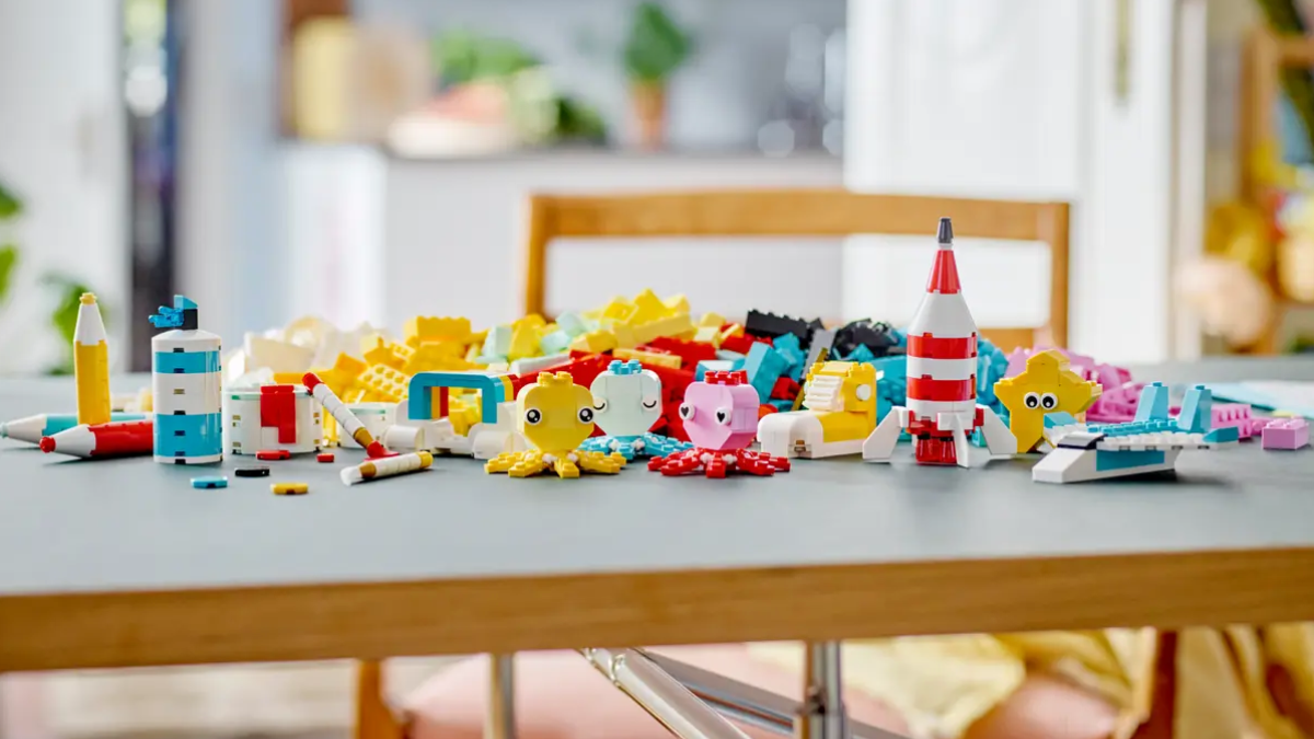 LEGO Classic 11032 Creative Color Fun added to official online store