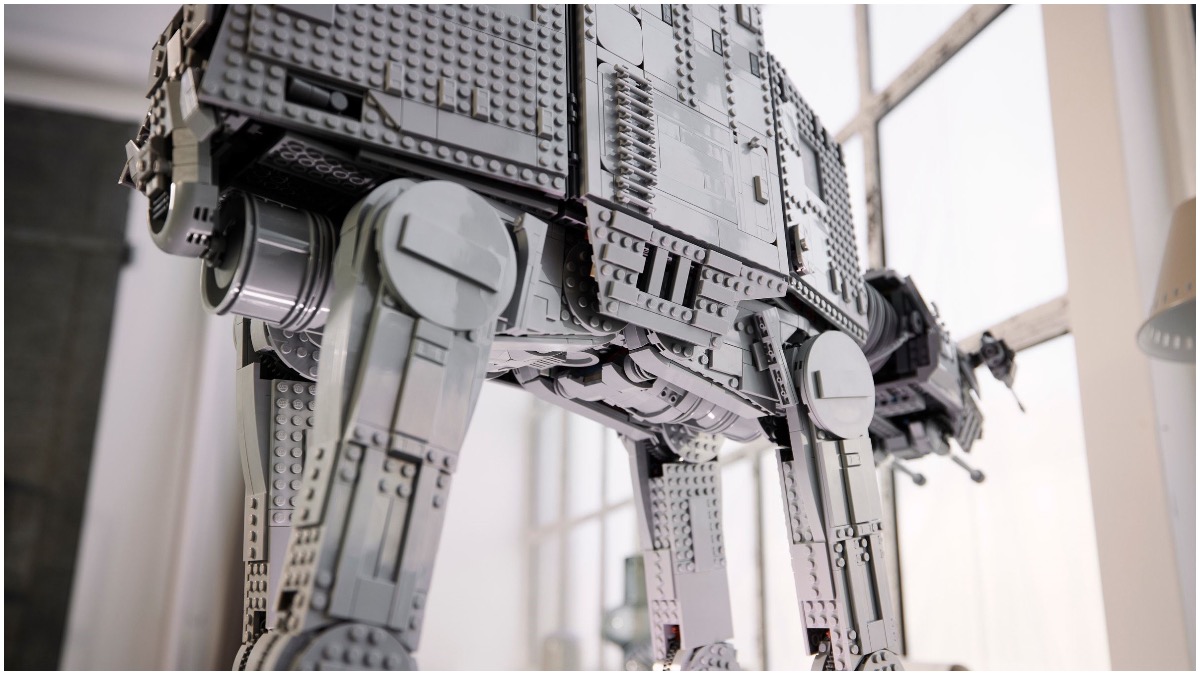 Which LEGO Star Wars sets are in scale with the new UCS AT-AT?
