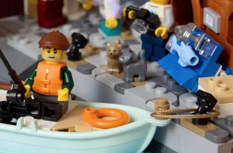 LEGO Ideas 21359 Italian Riviera 4 1