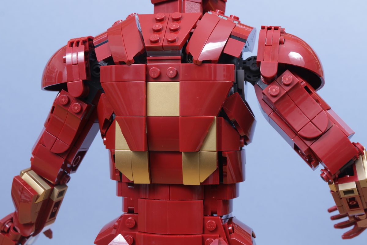 LEGO Marvel 76344 Iron Man Mark 3 Collectors Edition review 62 1200x800