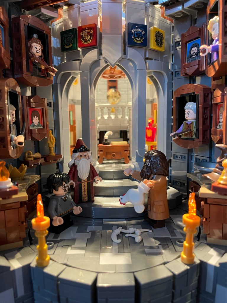 LEGO Harry Potter Dumbledores office 4