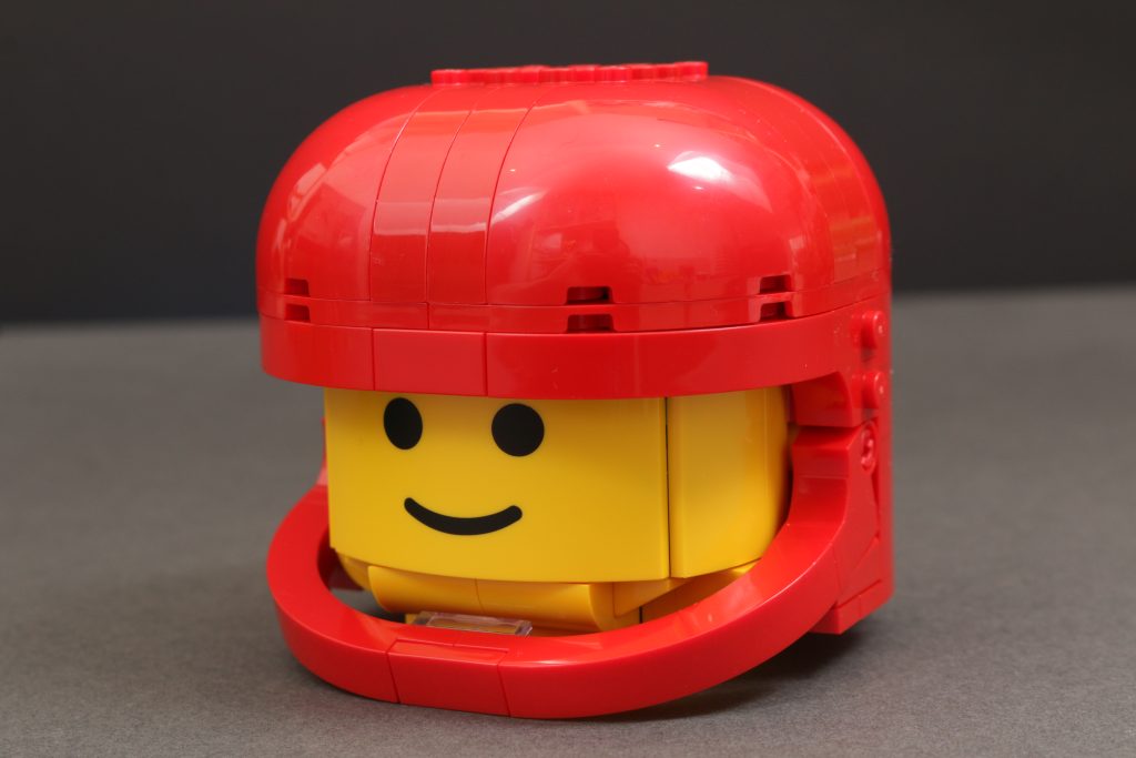 LEGO Minifigures 40819 Up Scaled Racing Driver Minifigure review 22 1024x683