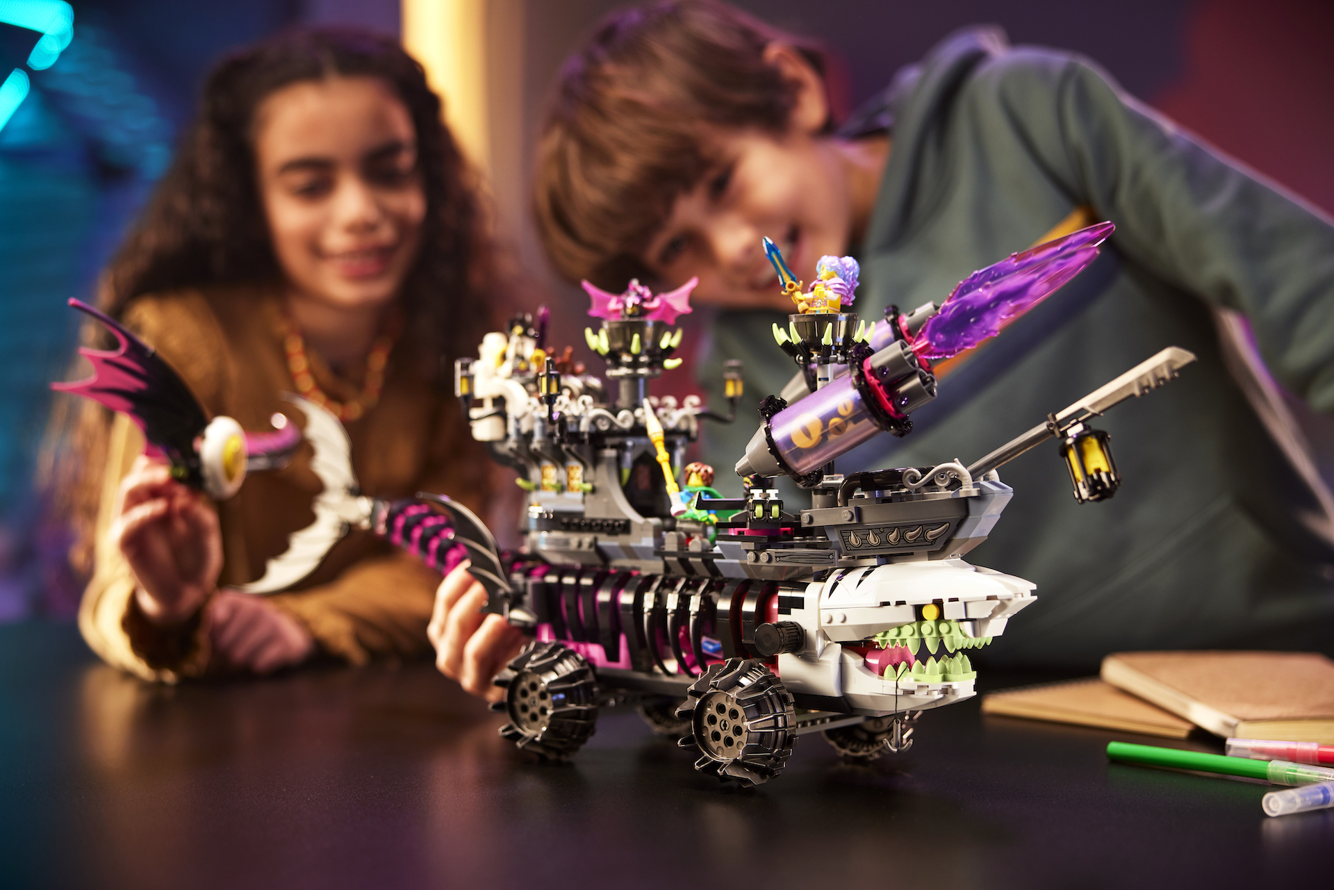 LEGO DREAMZzz 71469 Nightmare Shark Ship 4
