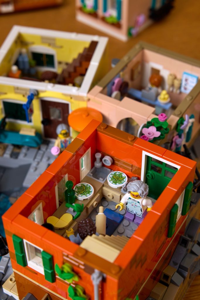 LEGO Ideas 21359 Italian Riviera 10 683x1024
