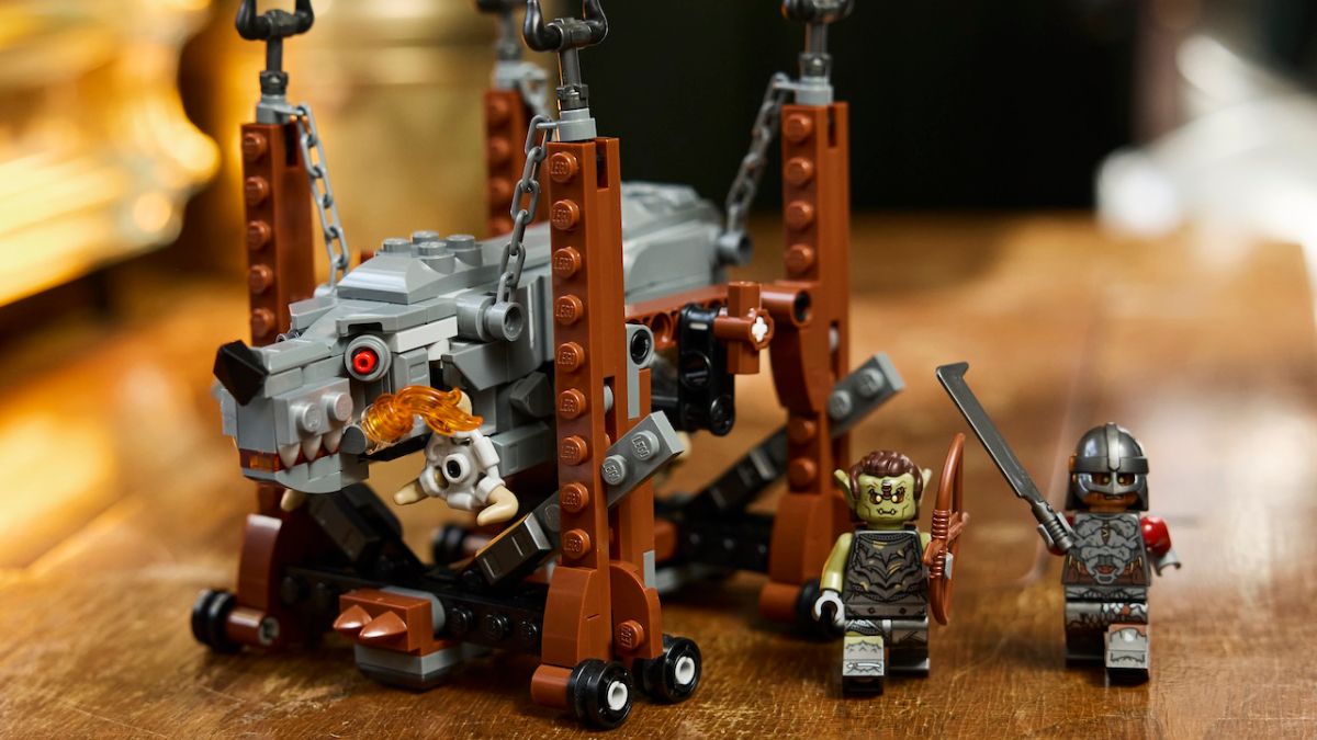 LEGO Minas Tirith’s GWP was the obvious choice for a promotional set