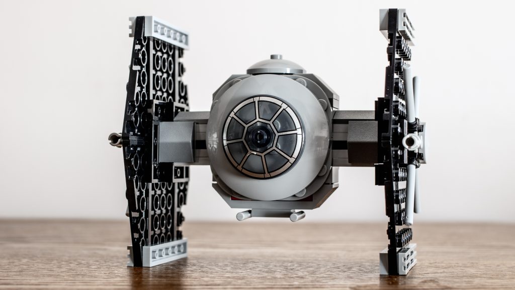 LEGO Star Wars 40771 TIE Fighter with Imperial Hanger Rack 3 1024x576