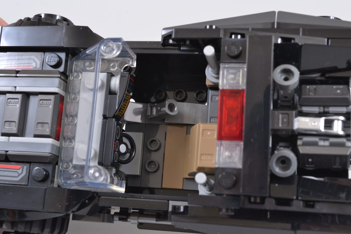 LEGO DC 76332 The Batman Batmobile 11 1200x800