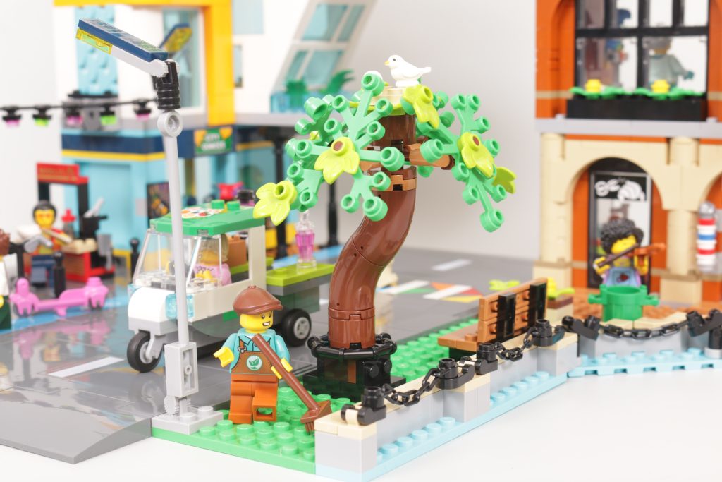 LEGO City 60380 Downtown review 11 1024x683