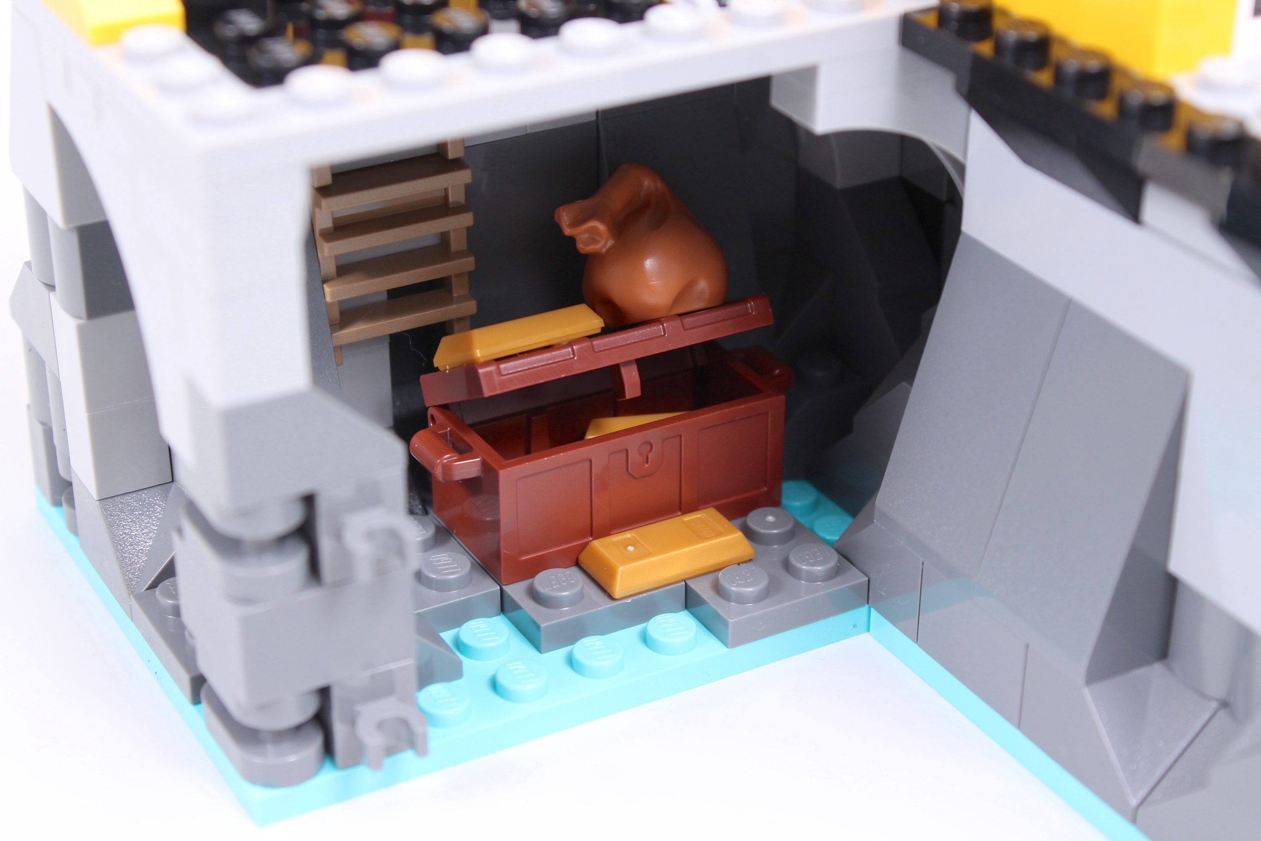 LEGO Icons 10320 Eldorado Fortress review 50 scaled