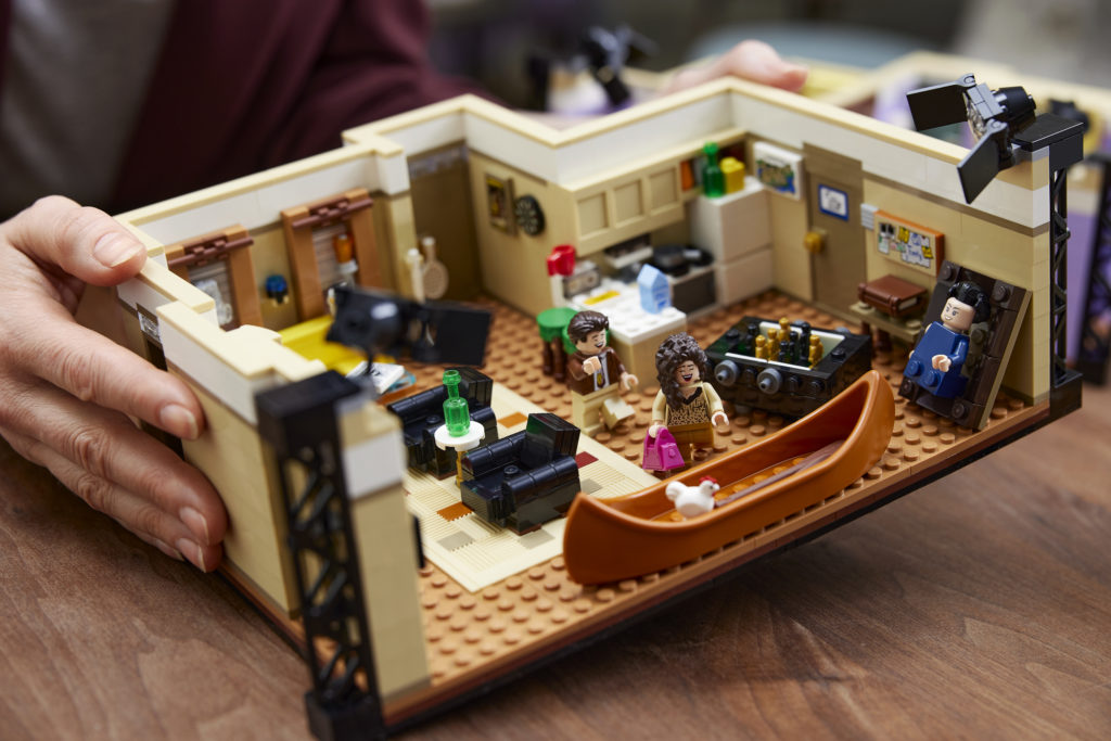LEGO 10292 Friends Apartments 22