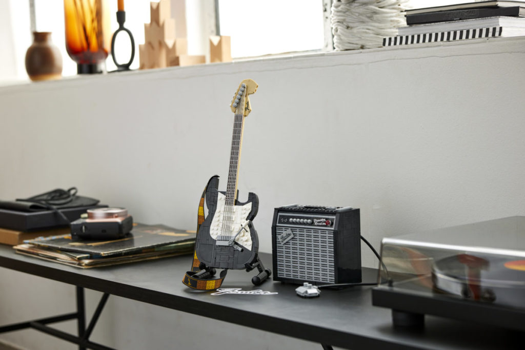 LEGO Ideas 21329 Fender Stratocaster 25 1024x683