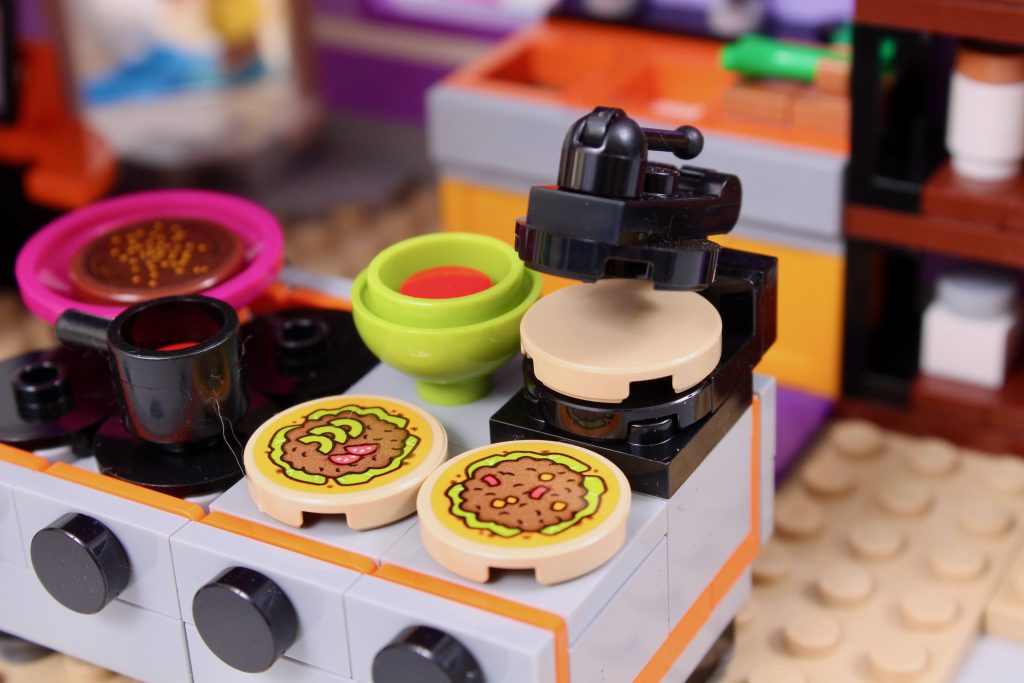 LEGO Friends 41747 Heartlake City Community Kitchen review 12 1024x683