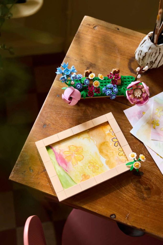 LEGO 40916 Floral Picture Frame lifestyle 3 682x1024