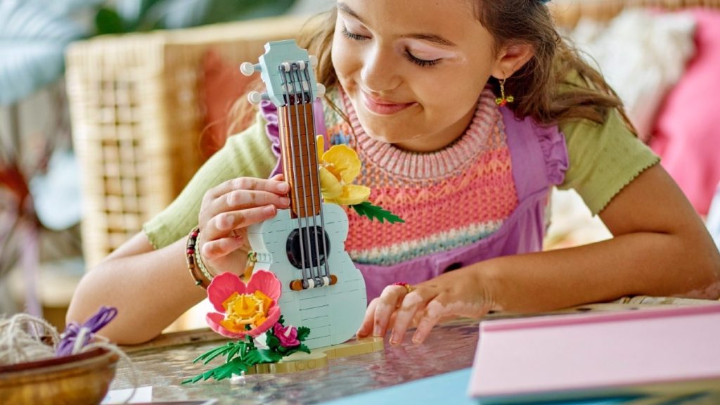 LEGO Creator 3 in 1 31156 Tropical Ukulele featured 1024x576