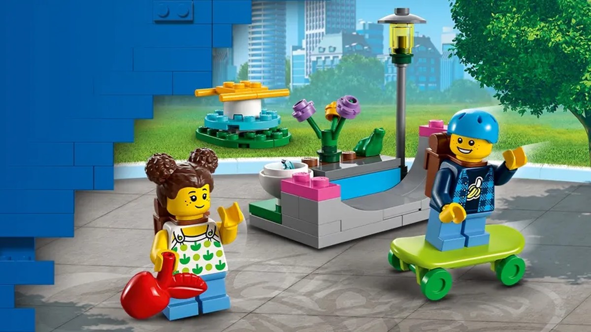LEGO.com offering two free City and Friends polybags for January