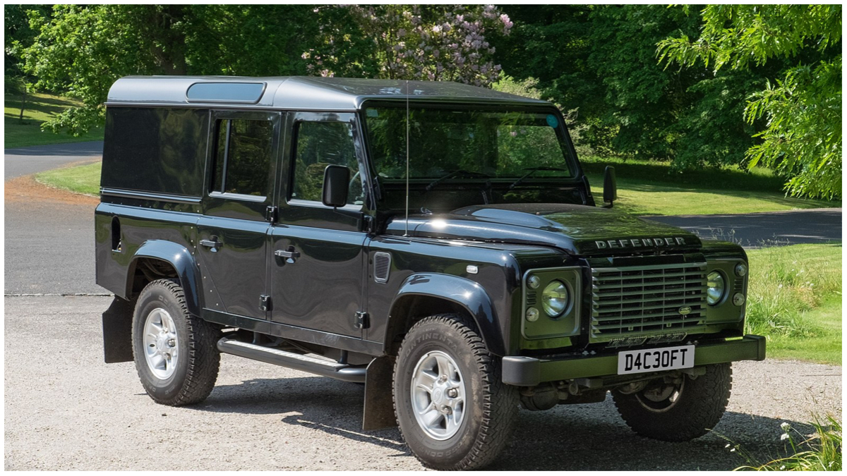 Rumours surface of new LEGO Land Rover Defender in 2023