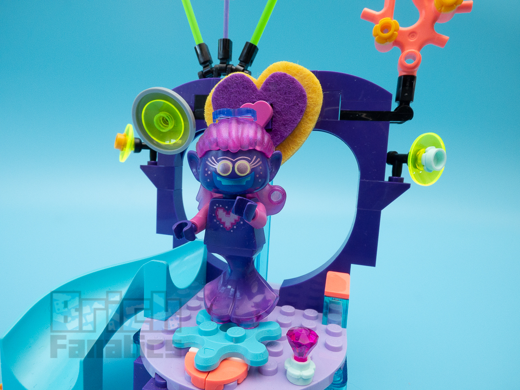 LEGO Trolls World Tour 41250 Techno Reef Dance Party 13