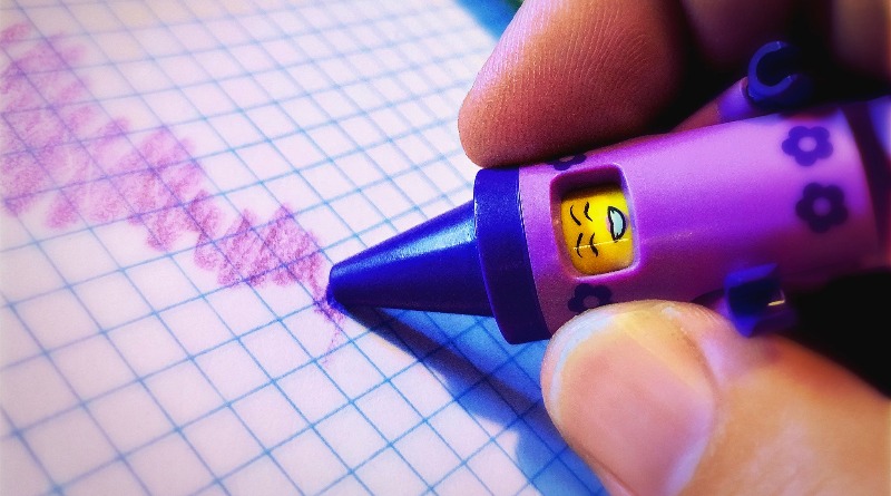 Brick Pic of the Day: Colouring outside the lines