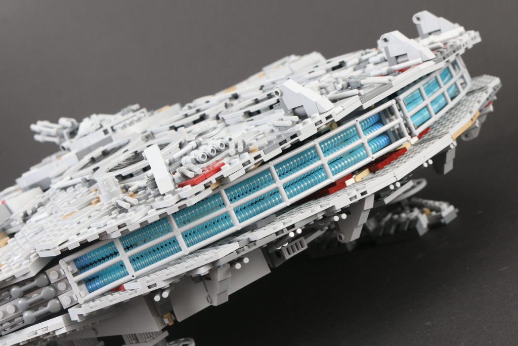 LEGO Star Wars 75192 UCS Ultimate Collectors Series Millennium Falcon review 17i