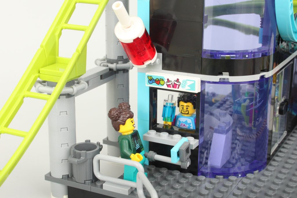 lego city 60421 Robot World Roller Coaster Park review 23 1024x683