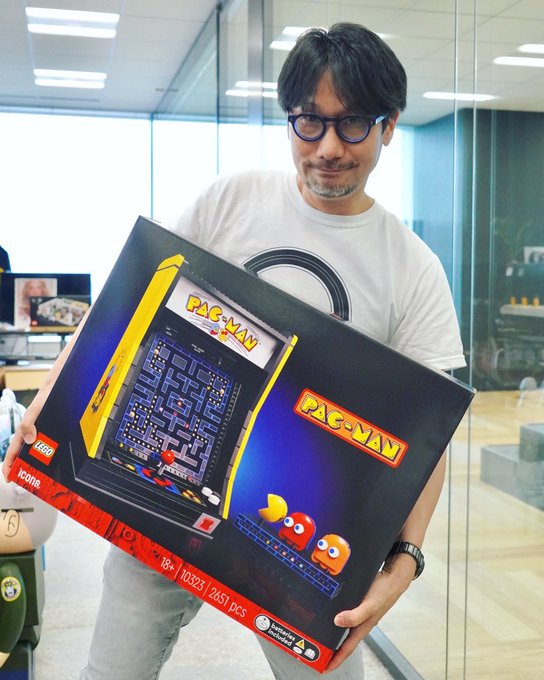 Hideo Kojima LEGO Icons 10323 PAC MAN Arcade 1