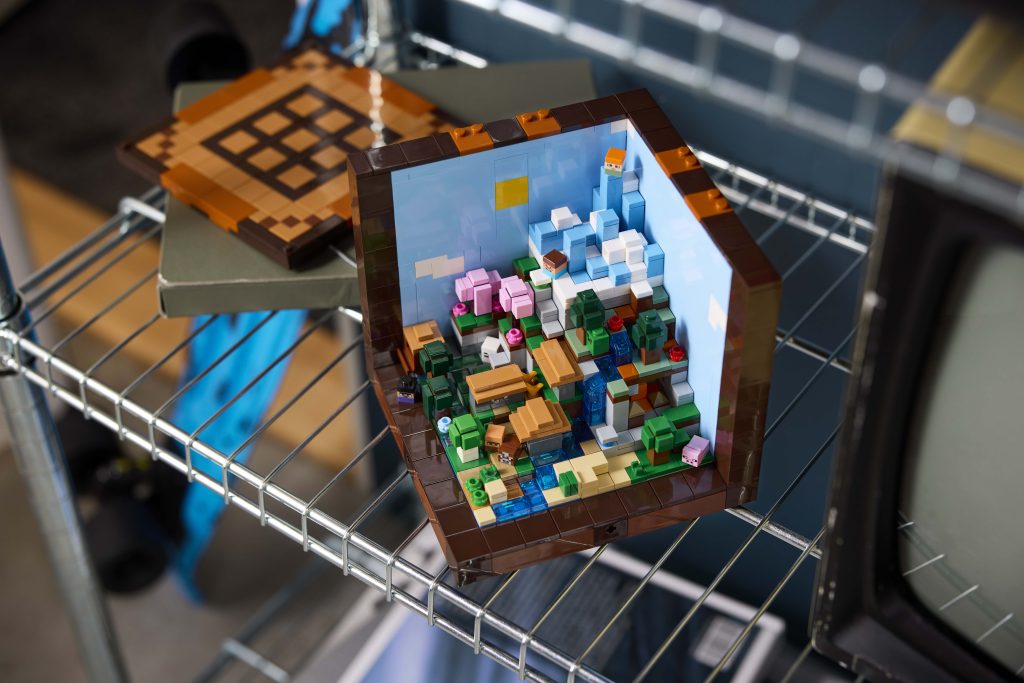 LEGO Minecraft 21265 The Crafting Table 19 1024x683