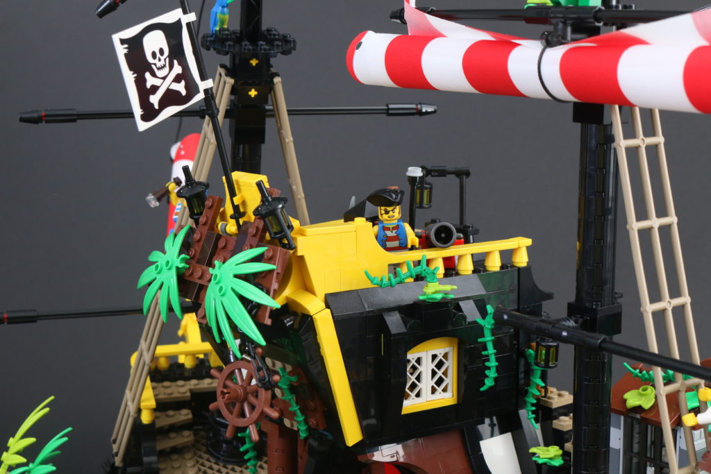 LEGO Ideas 21322 Pirates of Barracuda Bay review 12