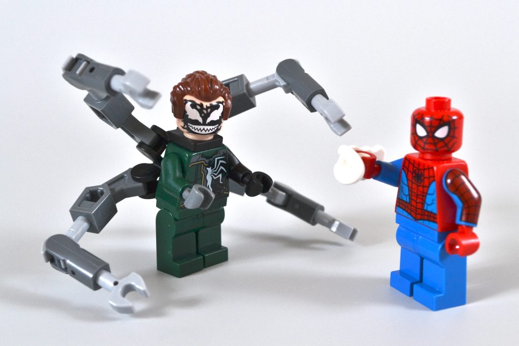 LEGO Marvel 76275 Motorcycle Chase Spider Man vs. Doc Ock 25 1024x683