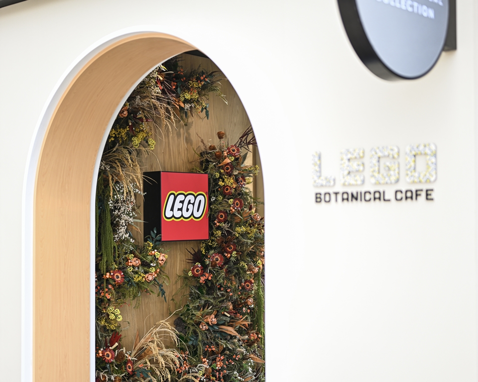 lego botanical collection cafe 4