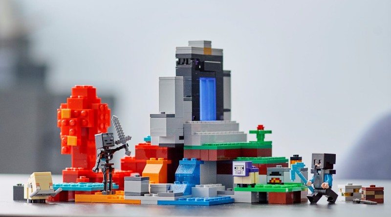 How does a custom LEGO Minecraft portal compare to a real set?