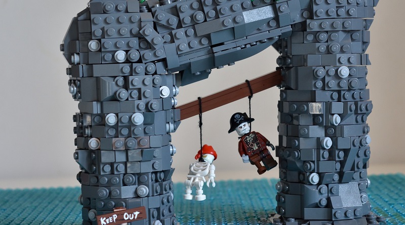 Brick Pic of the Day: Pirates, be warned