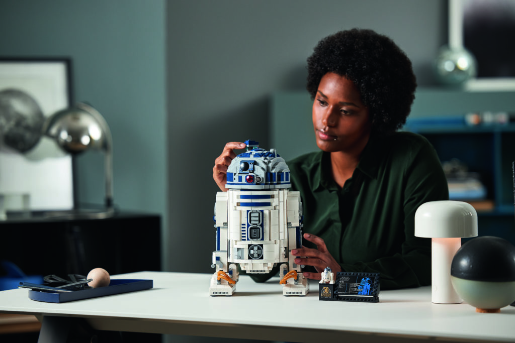 LEGO Star Wars 75308 R2 D2 6