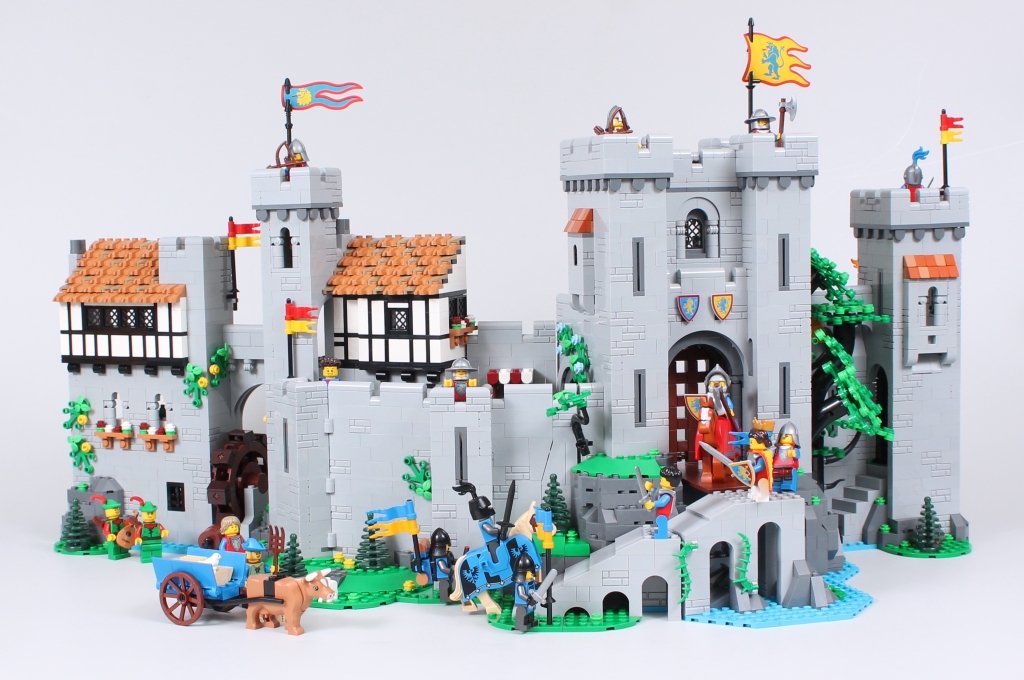 LEGO Icons 10305 Lion Knights Castle critique 7 1024x680