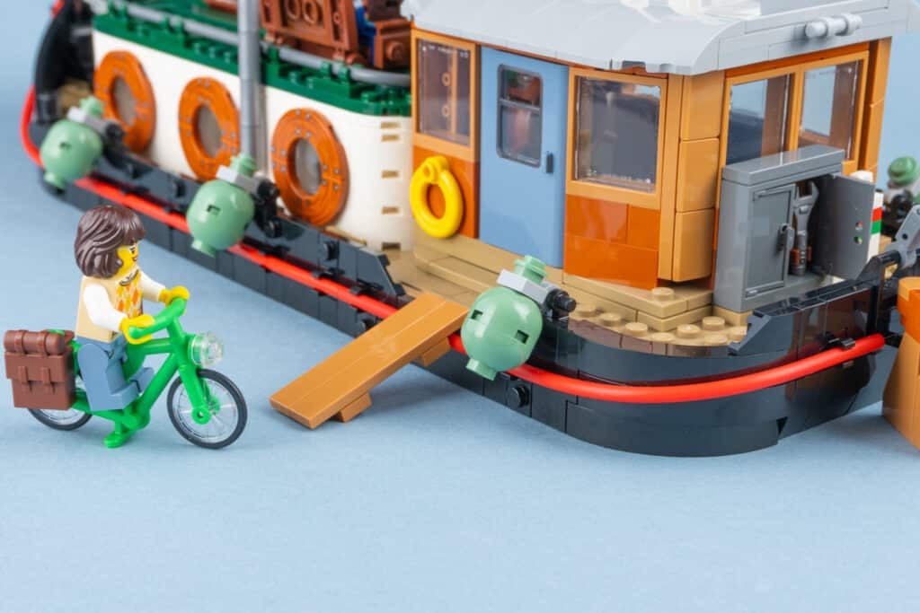 LEGO Ideas canal houseboat 1