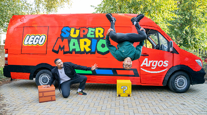 How an entire van was decorated with LEGO bricks