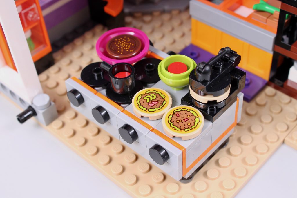 LEGO Friends 41747 Heartlake City Community Kitchen review 11 1024x683
